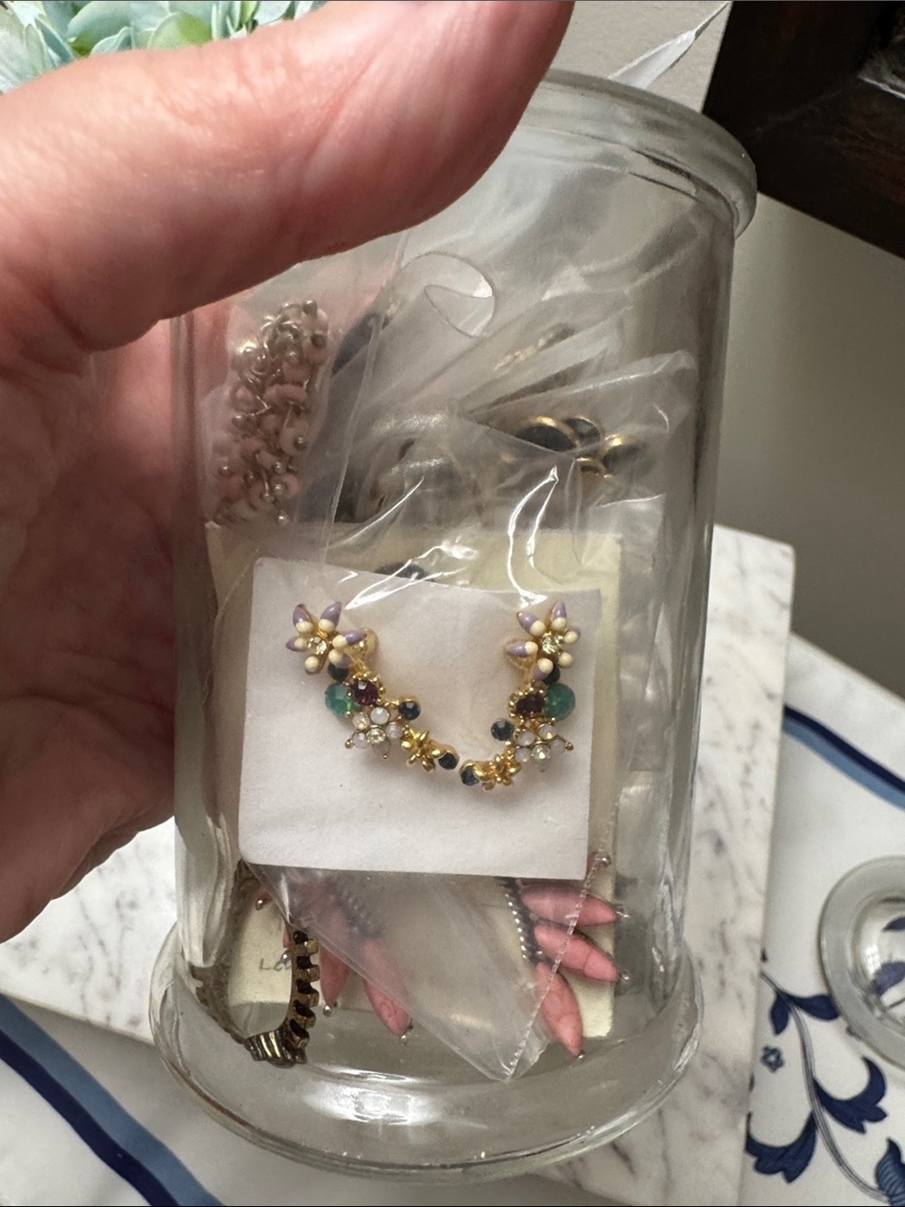 Earrings and rings assorted Clear Glass Apothecary Jar with Lid #1 - 15 pieces - Picture 4 of 5